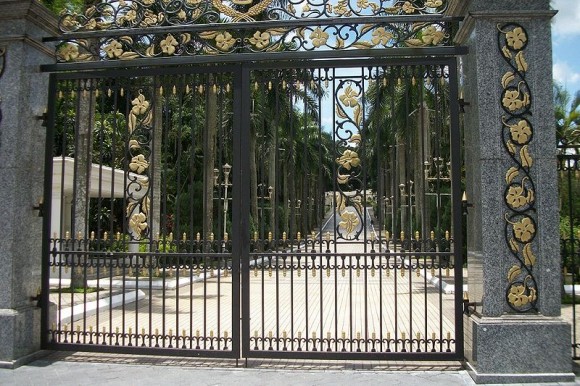  gates public