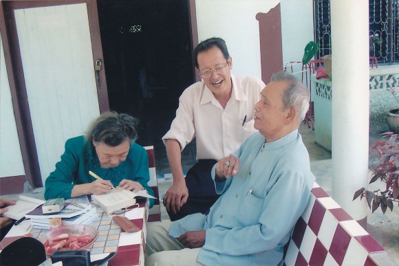 With former Communist Party of Malaya leaders Suriani Abdullah and the late Rashid Maidin, in southern Thailand