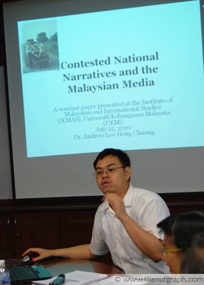 AndrewLoo Loo giving his presentation