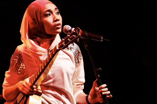 Yuna performing (© Syimir Izaffy)