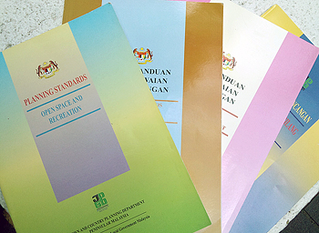 kw-mak-books Research! (pic provided by Mak)
