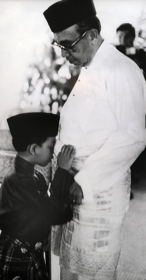 A young Nazir with his father, Malaysia’s second prime minister, Tun Abdul Razak