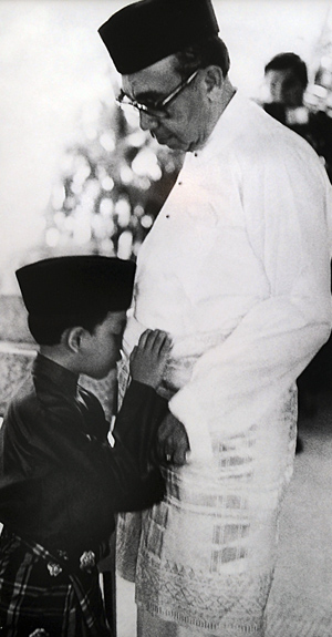 Tun Razak & Nazir A young Nazir with his father, Malaysia’s second prime minister, Tun Abdul Razak