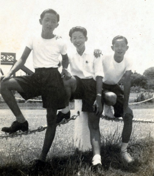 Lim (middle) with secondary school class mates in Batu Pahat Lim (middle) with secondary school class mates in Batu Pahat