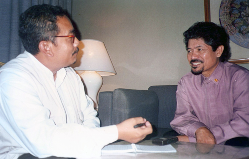 ZainonAhmad_2 Zainon Ahmad interviews Nur Misuari, the governor of the autonomous region of Muslim Mindanao, in Manila on 5 June 1996. Nur Misuari was a guerilla fighter and leader of the Moro National Liberation Front. Zainon covered the liberation war in the south in 1985.