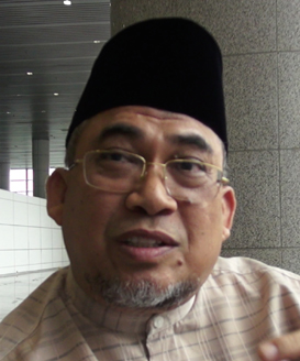 Datuk Ismail (Sumbangan Norhayati Kaprawi)